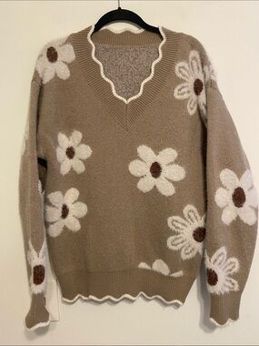 Source Unknown Beige V-Neck Sweater with White Daisy Motifs